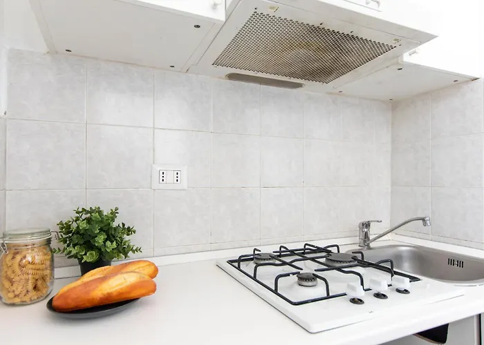 I Host - Pasteur 15-3 * Milan